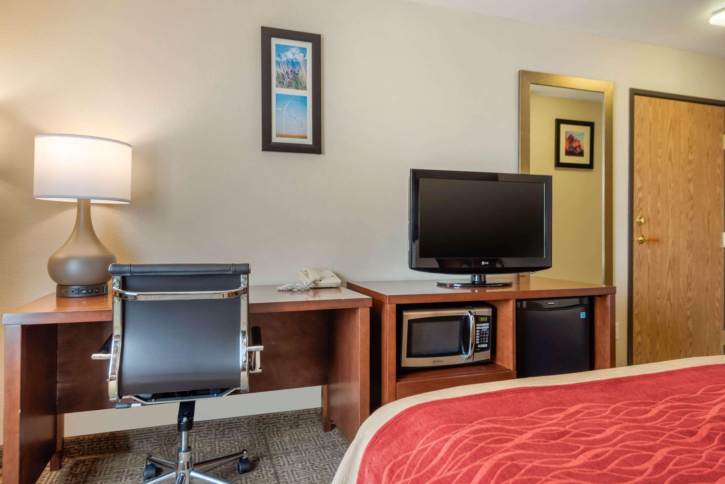 Comfort Inn Limon Bagian luar foto