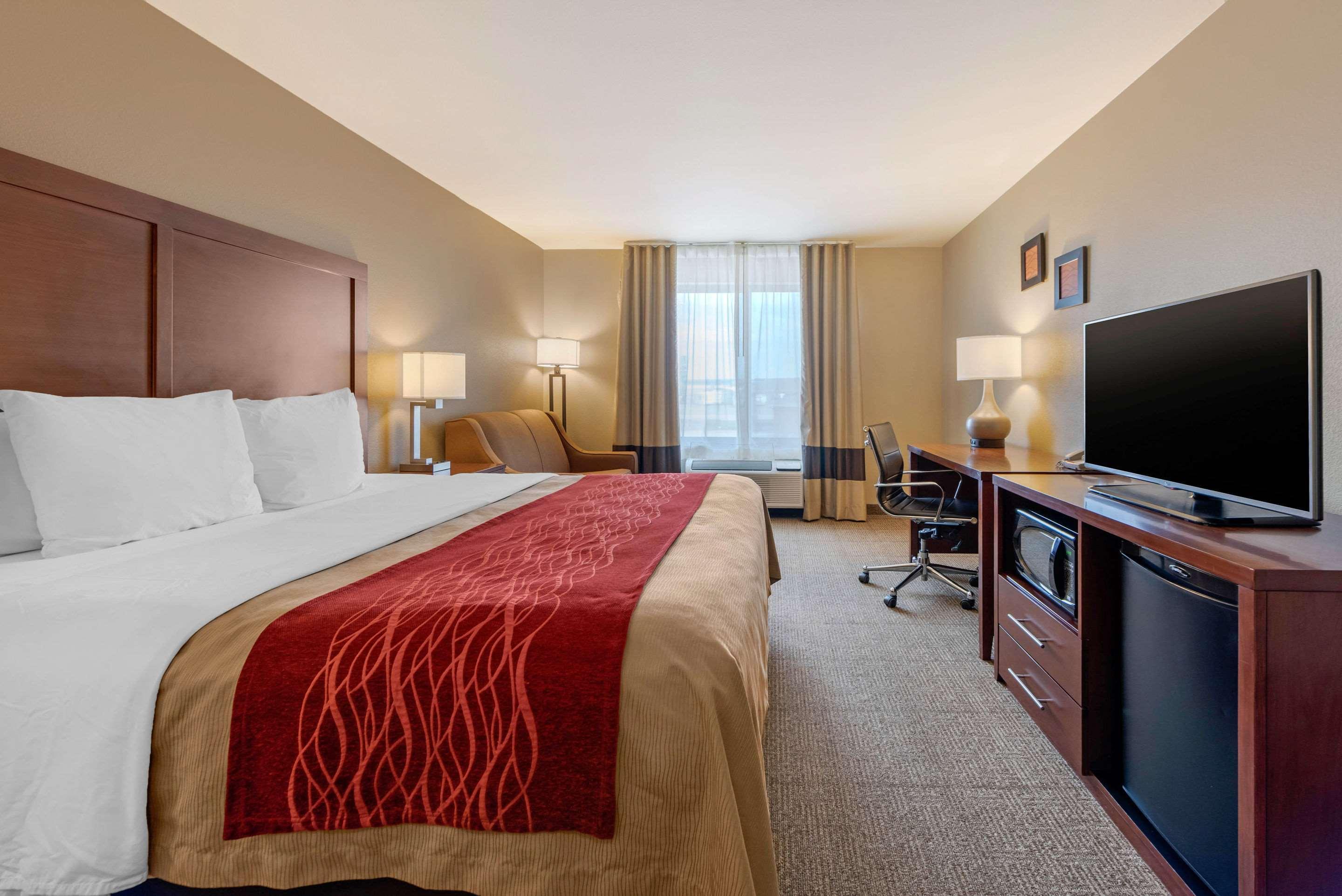 Comfort Inn Limon Bagian luar foto