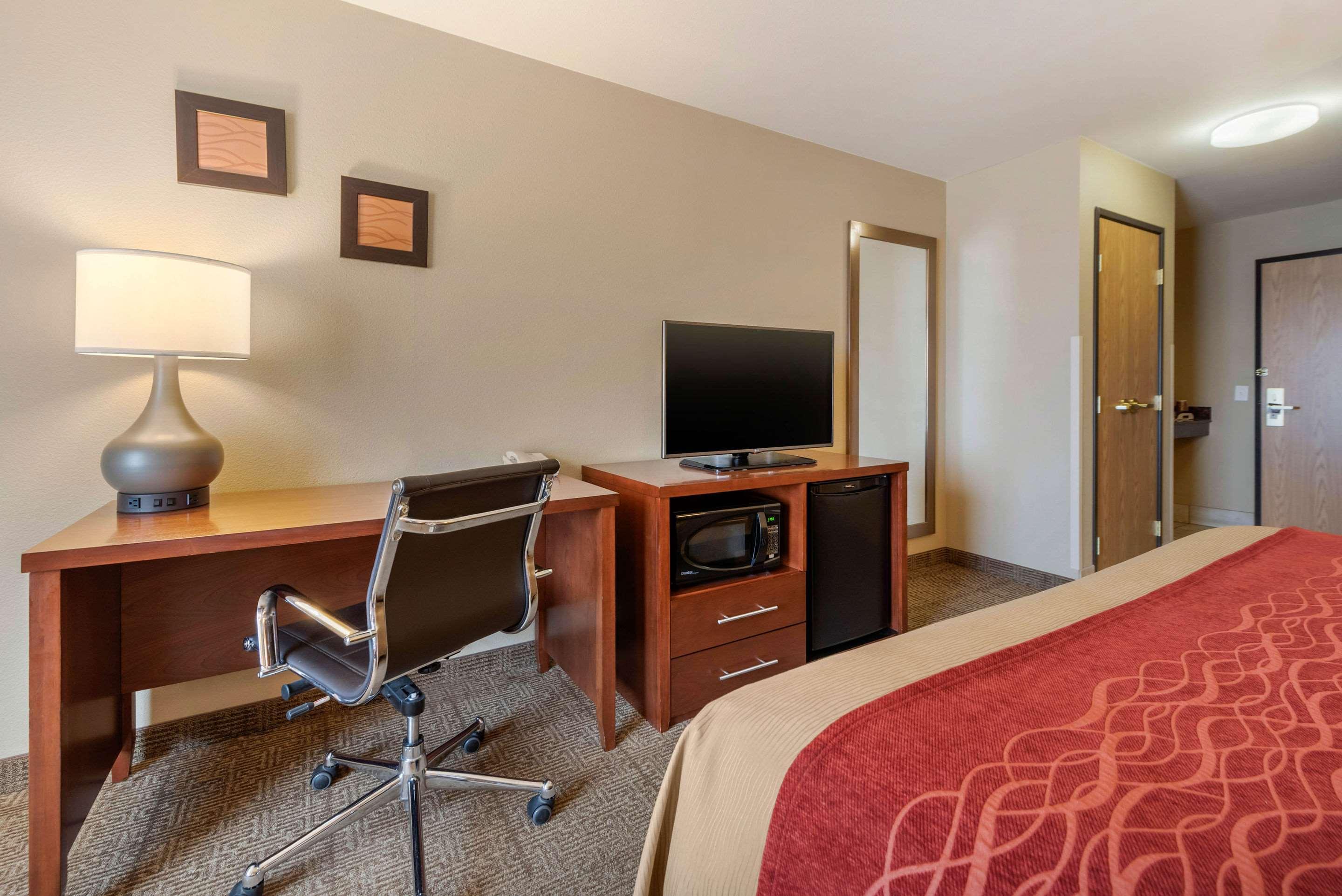 Comfort Inn Limon Bagian luar foto