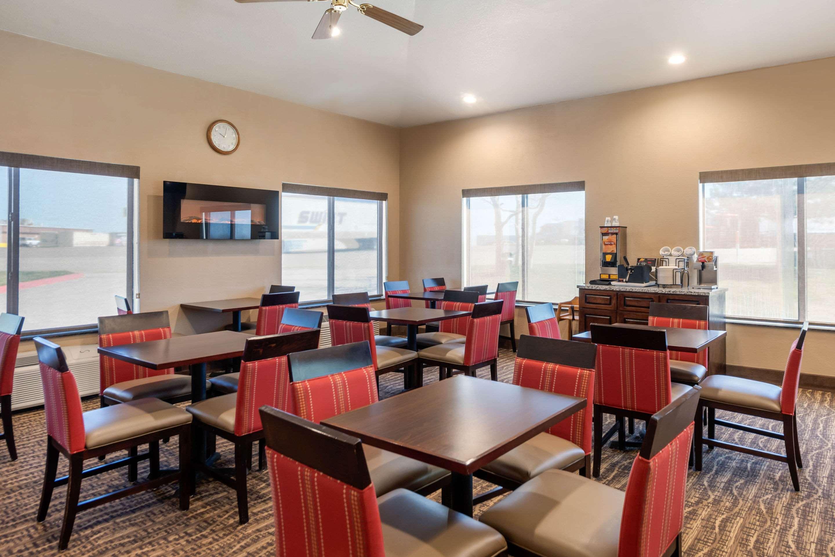 Comfort Inn Limon Bagian luar foto