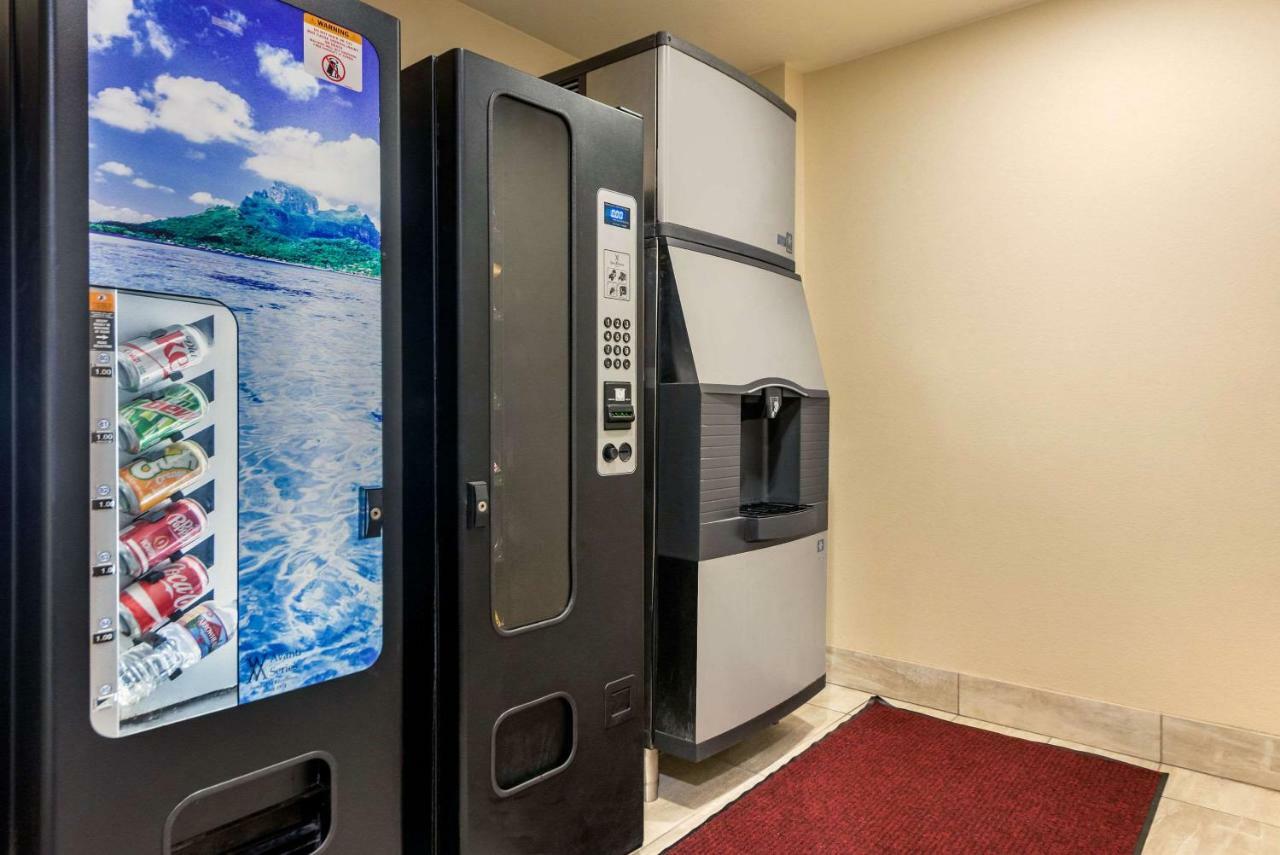 Comfort Inn Limon Bagian luar foto