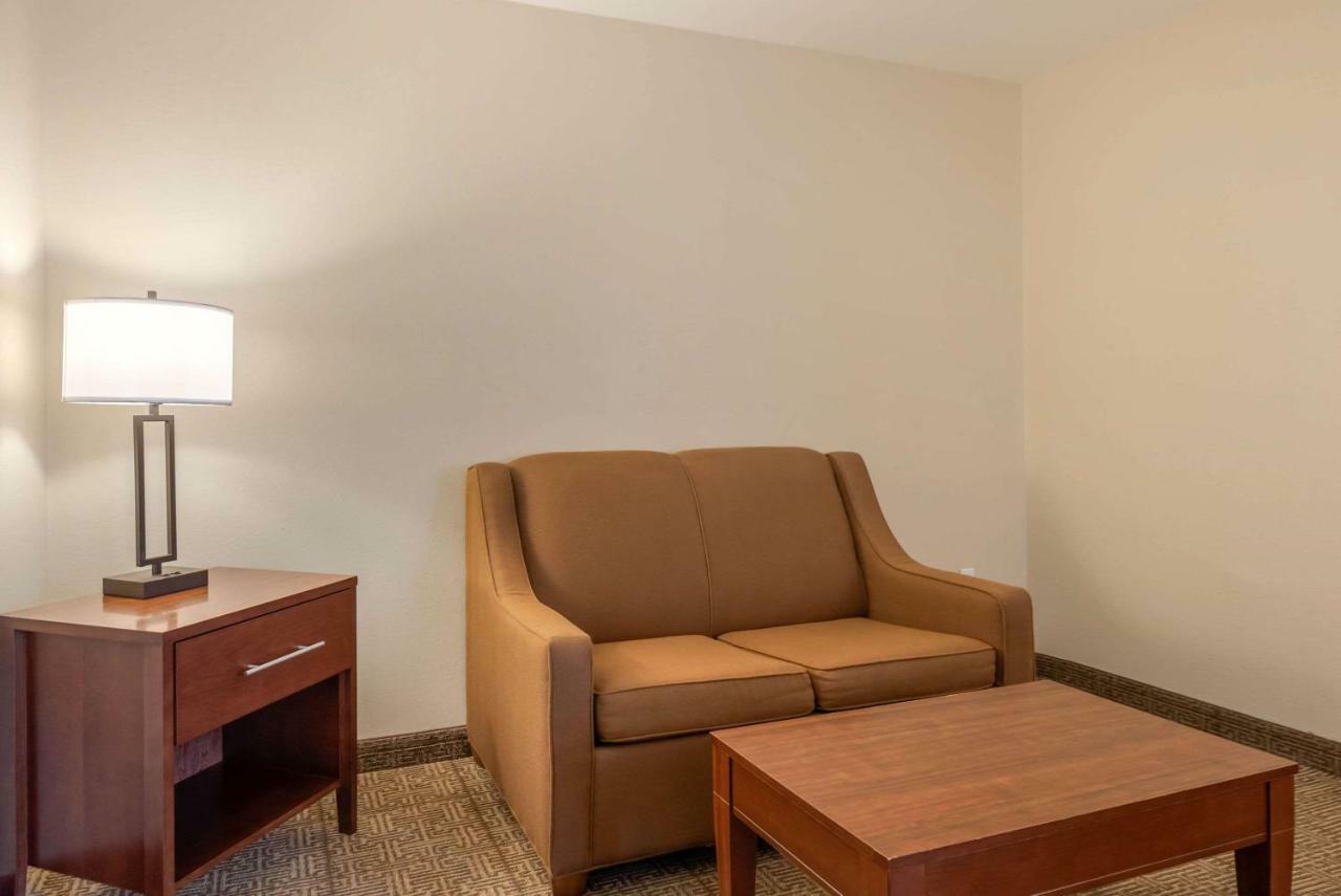 Comfort Inn Limon Bagian luar foto